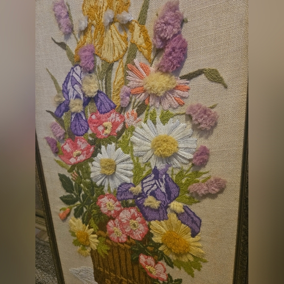 Vintage Large Crewel Embroidery Flowers In Basket Framed In Wood Retro 19.5x29.5 - Picture 2 of 5
